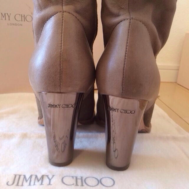 JIMMY CHOO(ジミーチュウ)のJIMMY CHOO スエードブーツ レディースの靴/シューズ(ブーツ)の商品写真