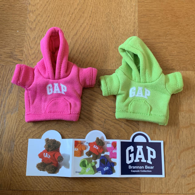 GAP(ギャップ)のGAP ガチャ ミニパーカーセット ピンク グリーン エンタメ/ホビーのおもちゃ/ぬいぐるみ(キャラクターグッズ)の商品写真