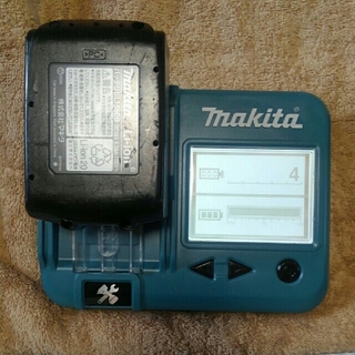 マキタ(Makita)の【充電回数　4回】マキタ　BL1860B 高速型バッテリー(その他)