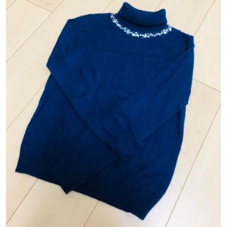 シマムラ(しまむら)の美品 ビジュー付き セーター タートルネック(ニット/セーター)