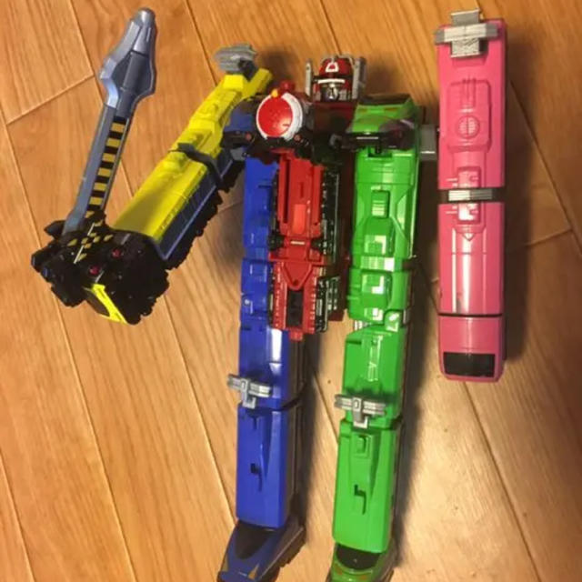 烈車戦隊トッキュウジャー 烈車合体dxトッキュウオーの通販 By らむ S Shop ラクマ 烈車戦隊トッキュウジャー 烈車合体dxトッキュウオーの通販 By らむ S Shop ラクマ