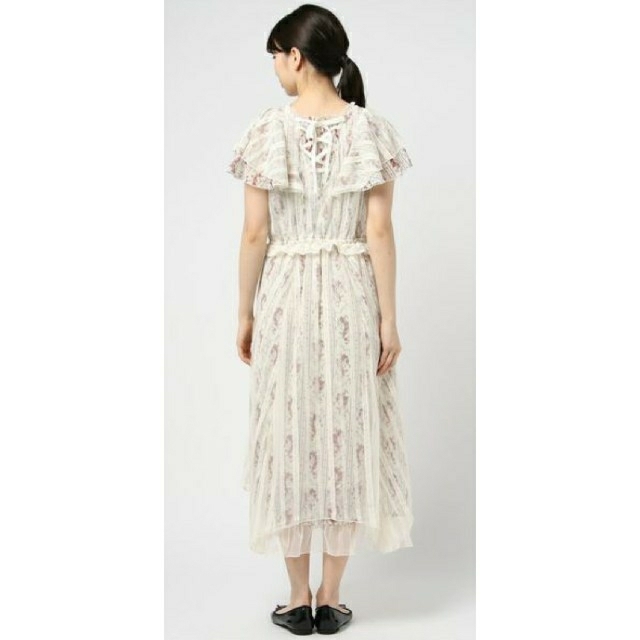 axes femme(アクシーズファム)のaxes femme 花ストライプ柄チュールワンピース（キナリ） レディースのワンピース(ロングワンピース/マキシワンピース)の商品写真