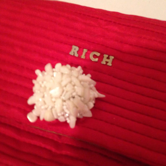 rich(リッチ)のrich赤いショルダーバッグクラッチ レディースのバッグ(ショルダーバッグ)の商品写真