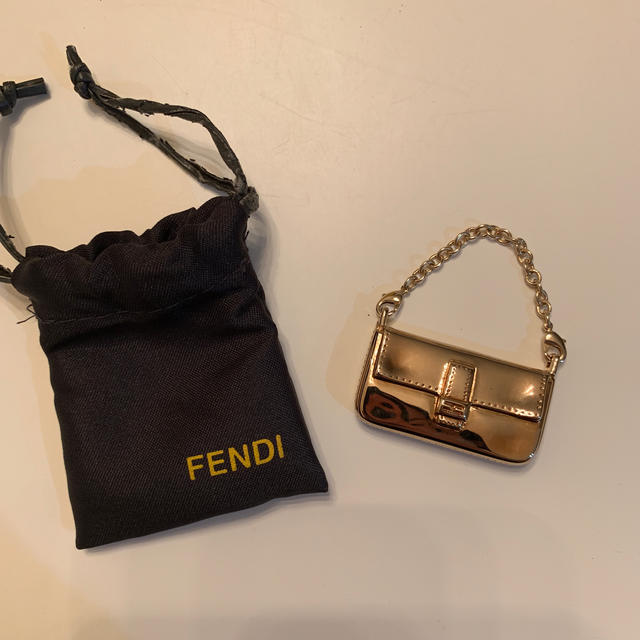 FENDI バッグチャーム ゴールド