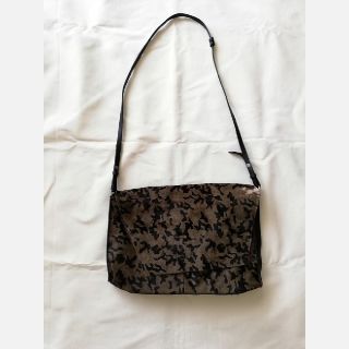 ザラ(ZARA)のZARA ショルダーバッグ　カモフラ　ハラコ(ショルダーバッグ)