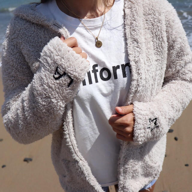 ふわもこ♡LUSSO SURF LA刺繍ボアパーカー Sサイズ☆ベアフット www ... ふわもこコーデ☆LUSSO SURF 刺繍ボアパーカー Sサイズ ベアフット