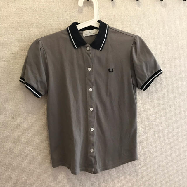 FRED PERRY(フレッドペリー)のフレッドペリー ポロシャツ グレー レディースのトップス(ポロシャツ)の商品写真