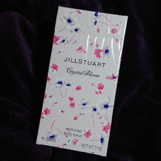 ジルスチュアート(JILLSTUART)のジルスチュアート★クリスタルブルームパフュームドボディーローション200ml新品(ボディローション/ミルク)