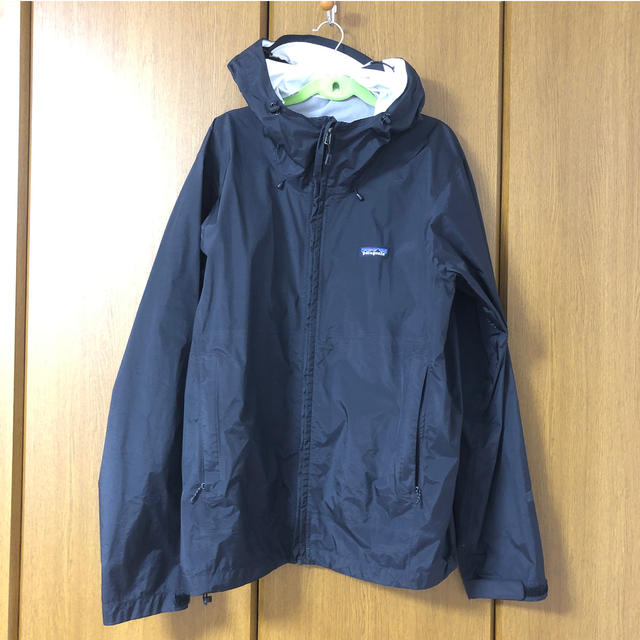 patagonia(パタゴニア)の【期間限定特価】パタゴニア　トレントシェルジャケット　ブラックL メンズのジャケット/アウター(ナイロンジャケット)の商品写真