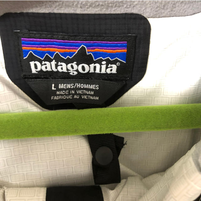 patagonia(パタゴニア)の【期間限定特価】パタゴニア　トレントシェルジャケット　ブラックL メンズのジャケット/アウター(ナイロンジャケット)の商品写真