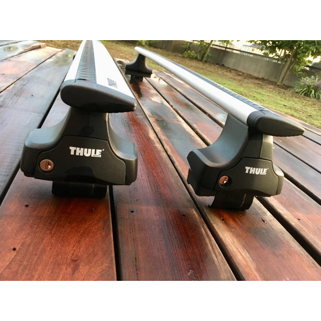 THULE スーリー トヨタ プリウスα用  ルーフキャリア取付3点セット