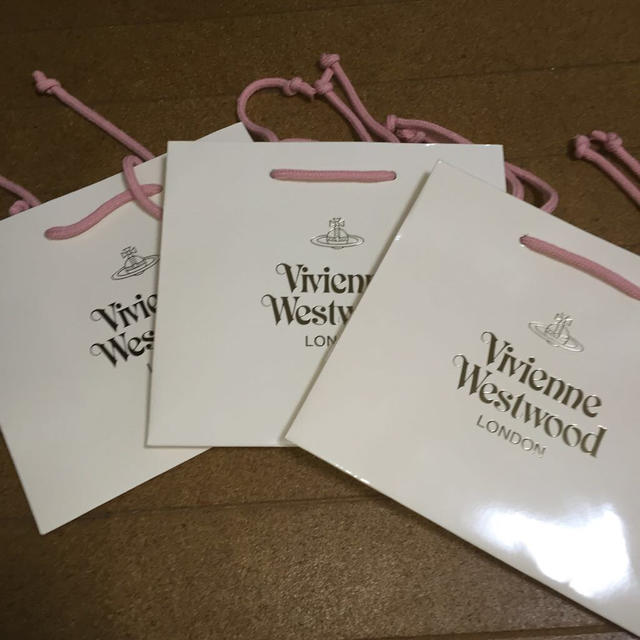 Vivienne Westwood(ヴィヴィアンウエストウッド)の紙袋3枚セットで！ レディースのバッグ(ショップ袋)の商品写真