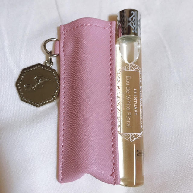 JILLSTUART ジルスチュアート オード ホワイトフローラル ローラーボールの通販 by プロフ必須です❤︎|ジルスチュアートならラクマ JILLSTUART ジルスチュアート ローラーボール