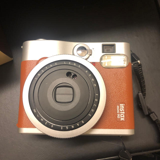 富士フイルム(フジフイルム)のチェキ instax mini90 ブラウン スマホ/家電/カメラのカメラ(フィルムカメラ)の商品写真