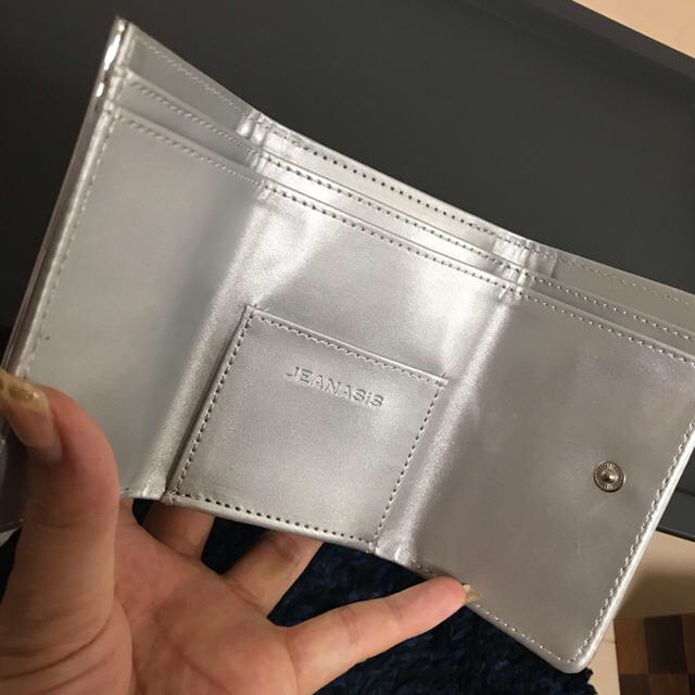 JEANASIS(ジーナシス)のファーチャームお財布 レディースのファッション小物(財布)の商品写真