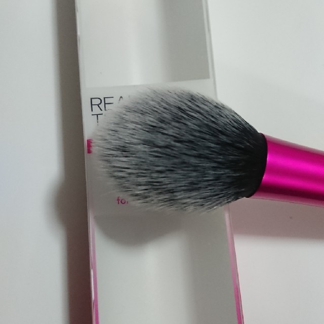 Real Techniques(リアルテクニクス)のREAL TECHNIQUES blush brush コスメ/美容のコスメ/美容 その他(その他)の商品写真