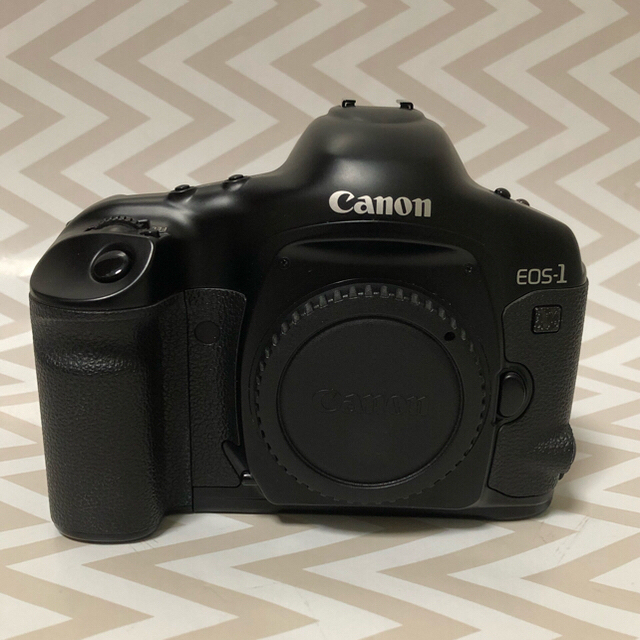 Canon(キヤノン)のレア●ほぼ 新品 !!●  Canon EOS 1V ボディ スマホ/家電/カメラのカメラ(フィルムカメラ)の商品写真