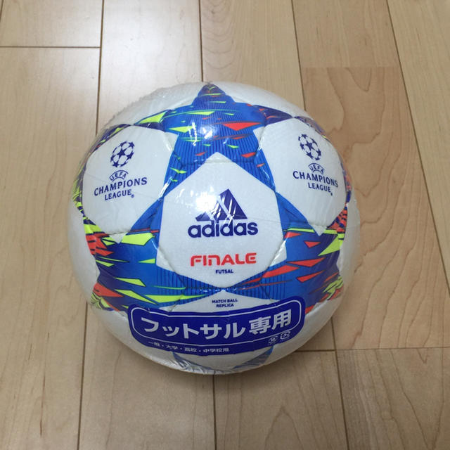 adidas(アディダス)のソースかつ丼セット様専用 フットサルボール スポーツ/アウトドアのサッカー/フットサル(ボール)の商品写真