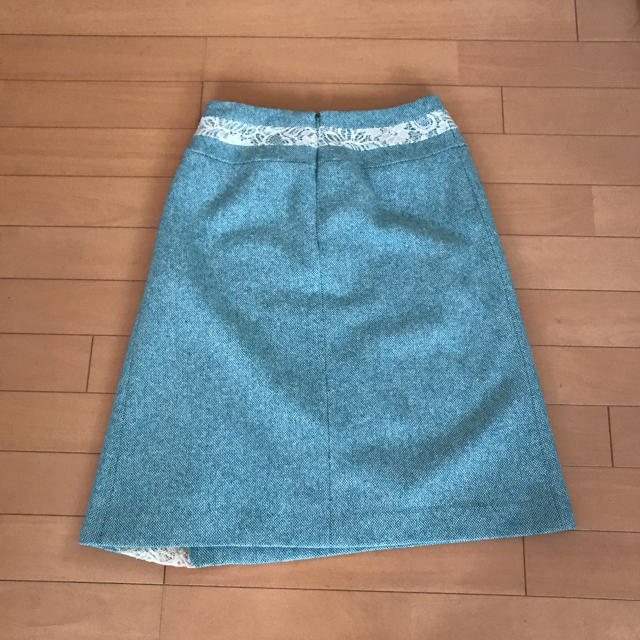 armoire caprice(アーモワールカプリス)のターコイズブルーのツイードスカート レディースのスカート(ひざ丈スカート)の商品写真