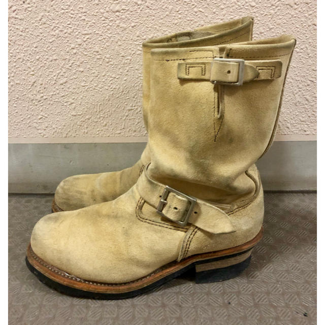 REDWING(レッドウィング)のRED WING 07年製エンジニアブーツ 8268 8D ベージュ スエード メンズの靴/シューズ(ブーツ)の商品写真