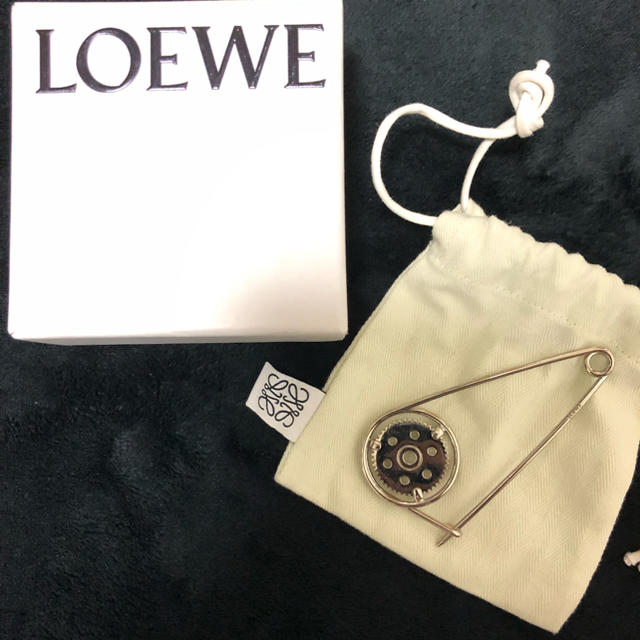 したものな LOEWE メカノピンの通販 by あ's shop｜ロエベならラクマ ...