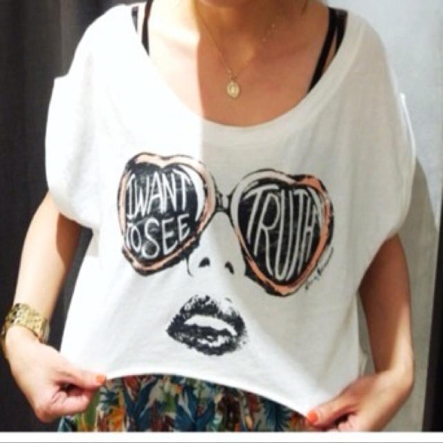 Avan Lily(アバンリリー)のハートサングラスTシャツ レディースのトップス(Tシャツ(半袖/袖なし))の商品写真