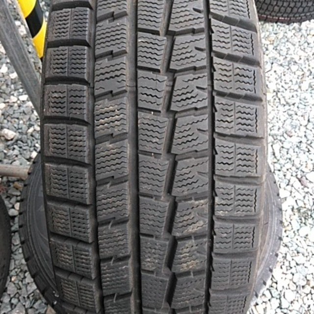 DUNLOP(ダンロップ)のR02  195/65R15  4本価格　送料無料　スタッドレスタイヤ 自動車/バイクの自動車(タイヤ)の商品写真