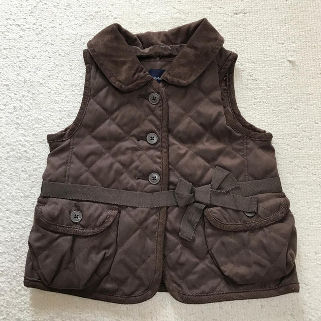 babyGAP(ベビーギャップ)の再値下げ！！☆ 新品 美品 babyGap ベスト ☆ キッズ/ベビー/マタニティのキッズ服女の子用(90cm~)(ジャケット/上着)の商品写真