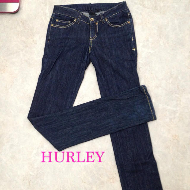 Hurley(ハーレー)のhurley♡ストレートデニム レディースのパンツ(デニム/ジーンズ)の商品写真