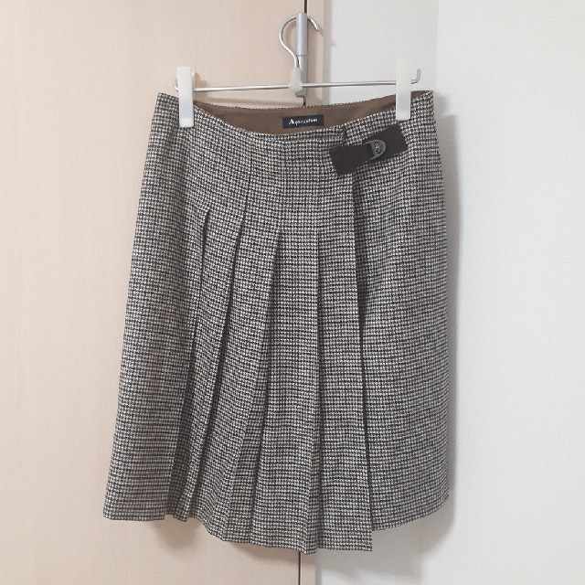 AQUA SCUTUM(アクアスキュータム)のタック入りチェック柄巻きスカート  レディースのスカート(ひざ丈スカート)の商品写真