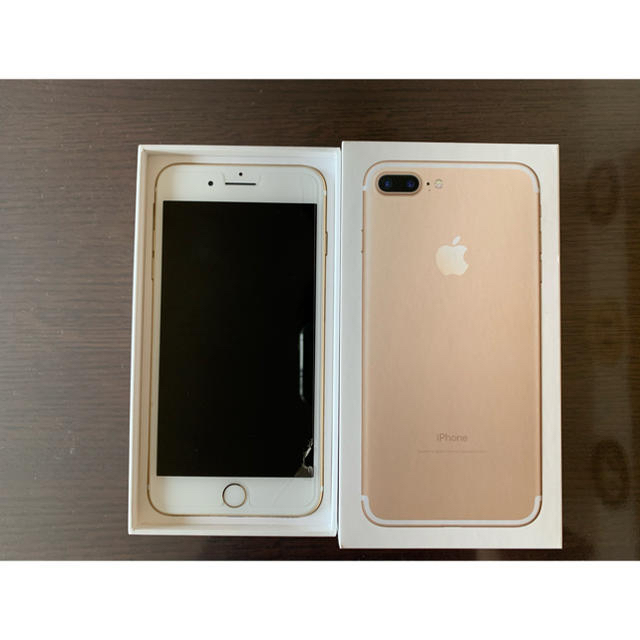 Apple(アップル)のiPhone7 Plus ゴールド　32GB スマホ/家電/カメラのスマートフォン/携帯電話(スマートフォン本体)の商品写真