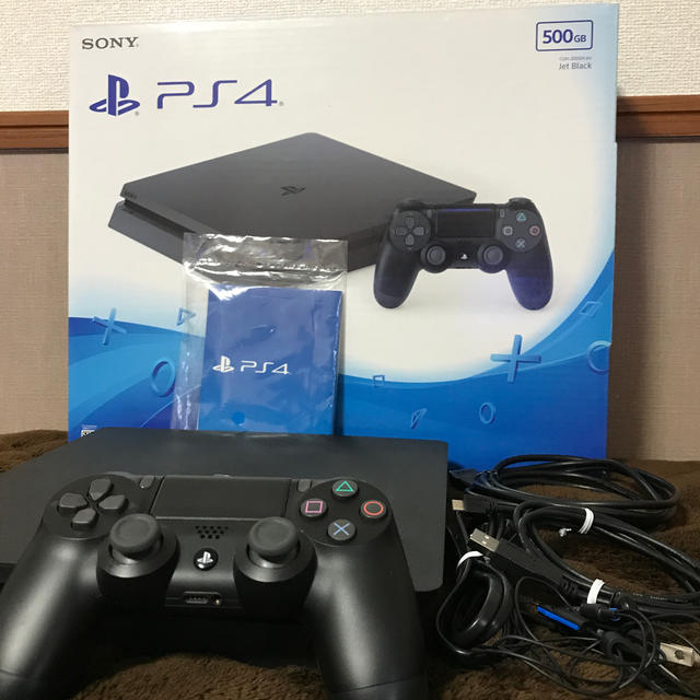 PlayStation4(プレイステーション4)のPlayStation4 500GB（Black） CUH-2000AB01 エンタメ/ホビーのゲームソフト/ゲーム機本体(家庭用ゲーム機本体)の商品写真