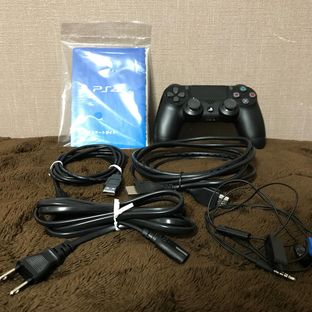 PlayStation4(プレイステーション4)のPlayStation4 500GB（Black） CUH-2000AB01 エンタメ/ホビーのゲームソフト/ゲーム機本体(家庭用ゲーム機本体)の商品写真