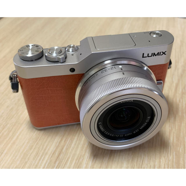 Panasonic(パナソニック)のパナソニック　LUMIX DC-GF9  スマホ/家電/カメラのカメラ(ミラーレス一眼)の商品写真