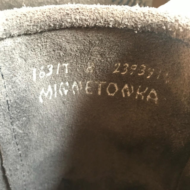 Minnetonka(ミネトンカ)のMinnetonka フリンジブーツ レディースの靴/シューズ(ブーツ)の商品写真