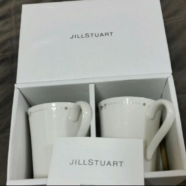 JILL by JILLSTUART(ジルバイジルスチュアート)の【新品未使用】JILLSTUART♡ペアマグカップ インテリア/住まい/日用品のキッチン/食器(グラス/カップ)の商品写真