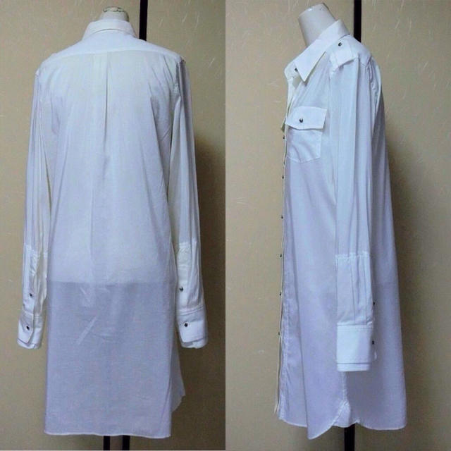 DOUBLE STANDARD CLOTHING(ダブルスタンダードクロージング)のオフホワイトの長袖で前開きのワンピース レディースのワンピース(ひざ丈ワンピース)の商品写真