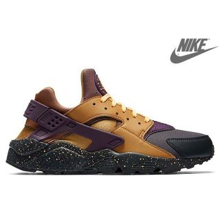 ナイキ(NIKE)の新品NIKE AIR HUARACHE RUN  エア ハラチ ラン プレミアム(スニーカー)