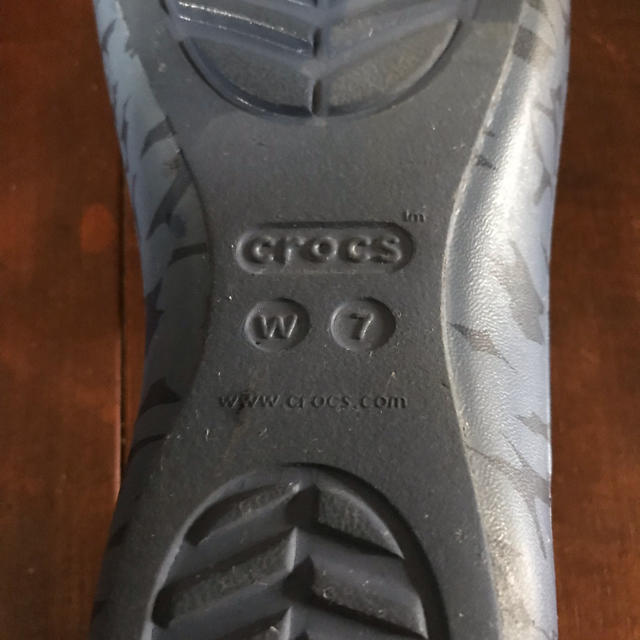 crocs(クロックス)のクロックス サンダル レディースの靴/シューズ(ハイヒール/パンプス)の商品写真