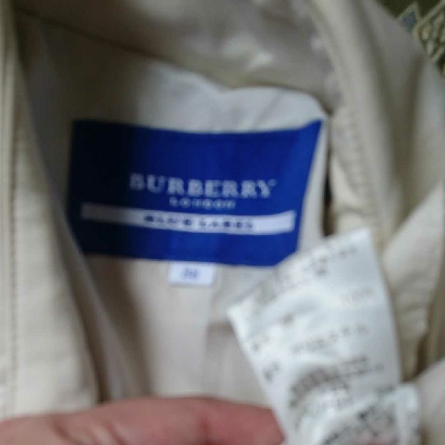 BURBERRY BLUE LABEL(バーバリーブルーレーベル)のBURBERRY BLUE LABEL ミドル丈コート レディースのジャケット/アウター(ロングコート)の商品写真