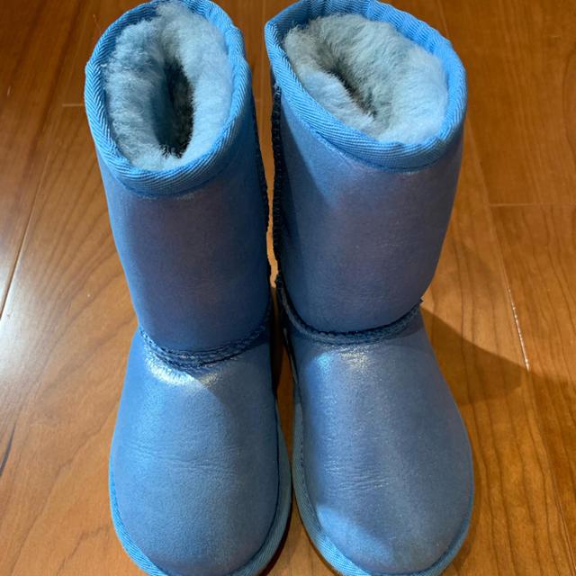 UGG(アグ)のさきちゃん様専用　ugg ブーツ  キッズ/ベビー/マタニティのキッズ靴/シューズ(15cm~)(ブーツ)の商品写真