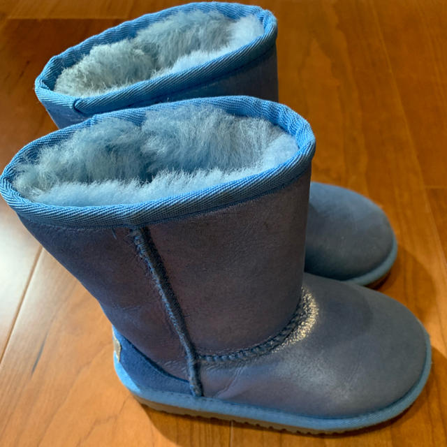 UGG(アグ)のさきちゃん様専用　ugg ブーツ  キッズ/ベビー/マタニティのキッズ靴/シューズ(15cm~)(ブーツ)の商品写真