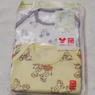 ユニクロ(UNIQLO)の新品　UNIQLOクールネックボディー長袖肌着ディズニー柄70cm(肌着/下着)