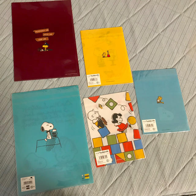 PEANUTS(ピーナッツ)の【スヌーピー】ファイル5点セット エンタメ/ホビーのアニメグッズ(クリアファイル)の商品写真