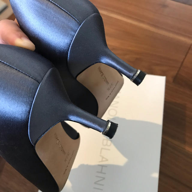 MANOLO BLAHNIK(マノロブラニク)のマノロブラニク ハンギシ レディースの靴/シューズ(ハイヒール/パンプス)の商品写真