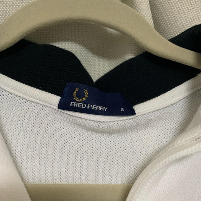 FRED PERRY(フレッドペリー)のフレッドペリーシャツ メンズのトップス(Tシャツ/カットソー(半袖/袖なし))の商品写真