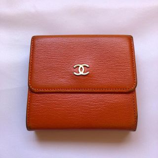 シャネル(CHANEL)のCHANEL 二つ折り財布 オレンジ(財布)