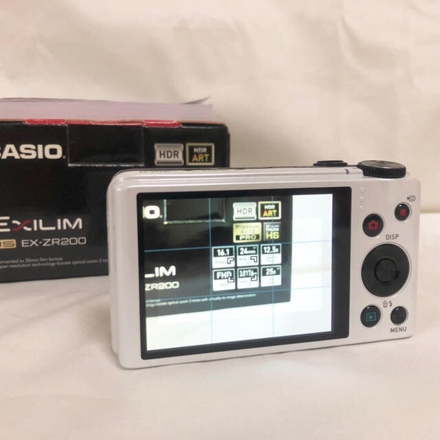 CASIO(カシオ)のCASIO EXILIM デジカメ ホワイト  スマホ/家電/カメラのカメラ(コンパクトデジタルカメラ)の商品写真