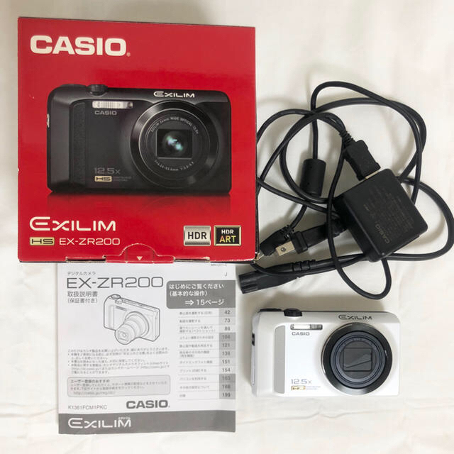 CASIO(カシオ)のCASIO EXILIM デジカメ ホワイト  スマホ/家電/カメラのカメラ(コンパクトデジタルカメラ)の商品写真