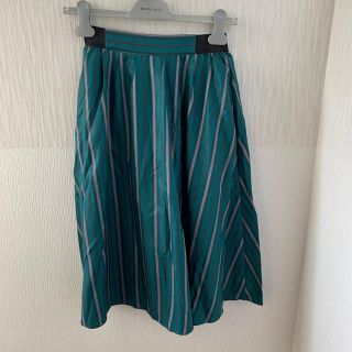 ザラ(ZARA)の新品 ノスタルジア フレアスカート グリーン ストライプ(ひざ丈スカート)